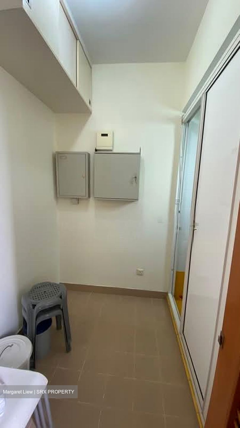 Queens (D3), Condominium #586119061